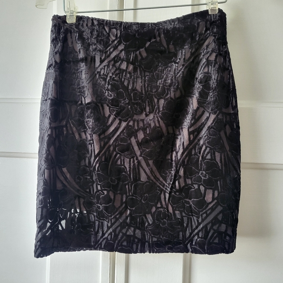 Vintage DKNY Petite Black Velvet Burnout Floral Miniskirt - Picture 2 of 4